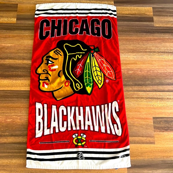 Official NHL Chicago Blackhawks Beach Towel (54x28) - Picture 1 of 7